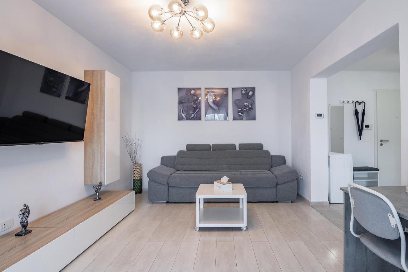 Apartment With Free Parking Near Coresi Mall By Mm Host Brașov