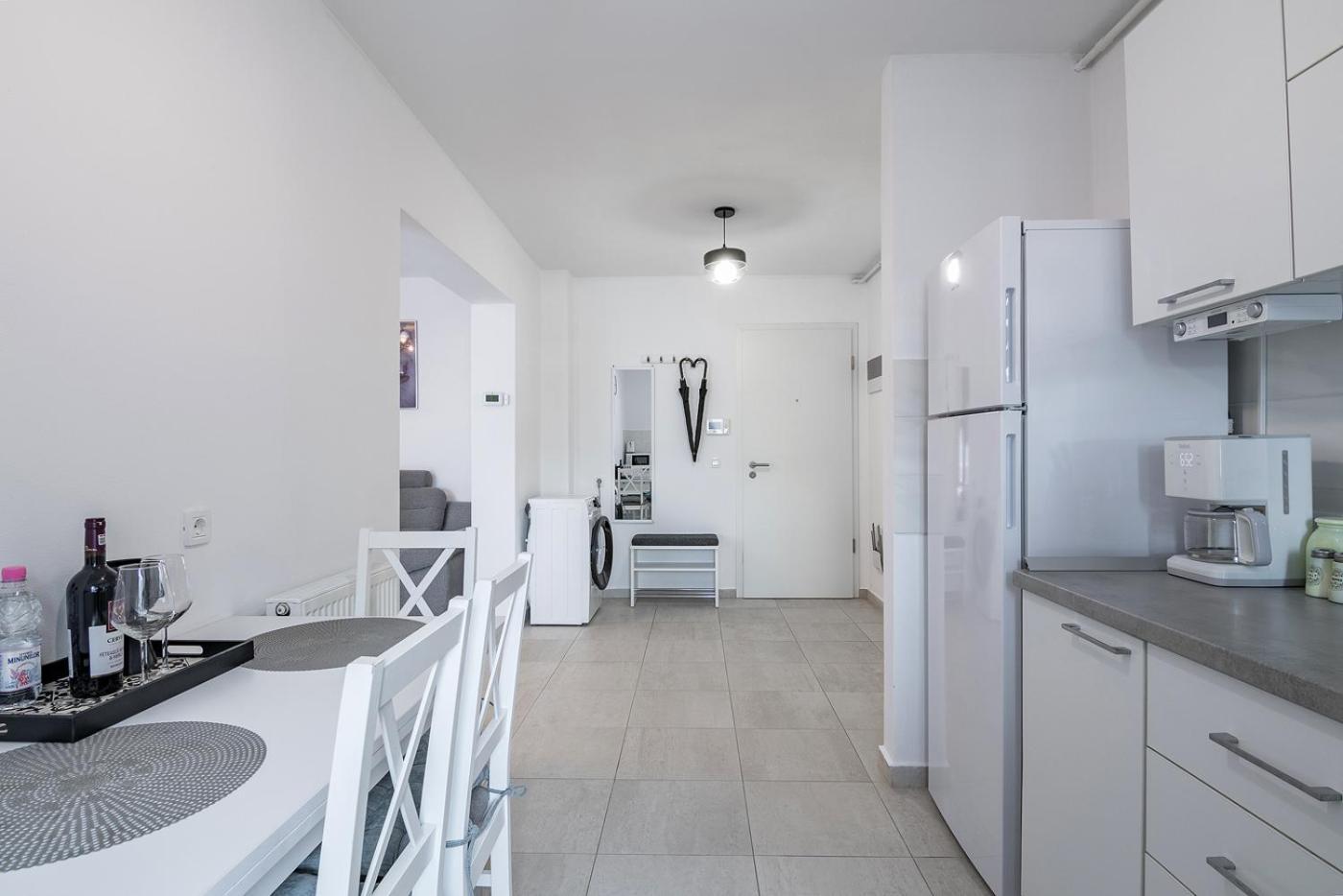 Apartment With Free Parking Near Coresi Mall By Mm Host Brașov