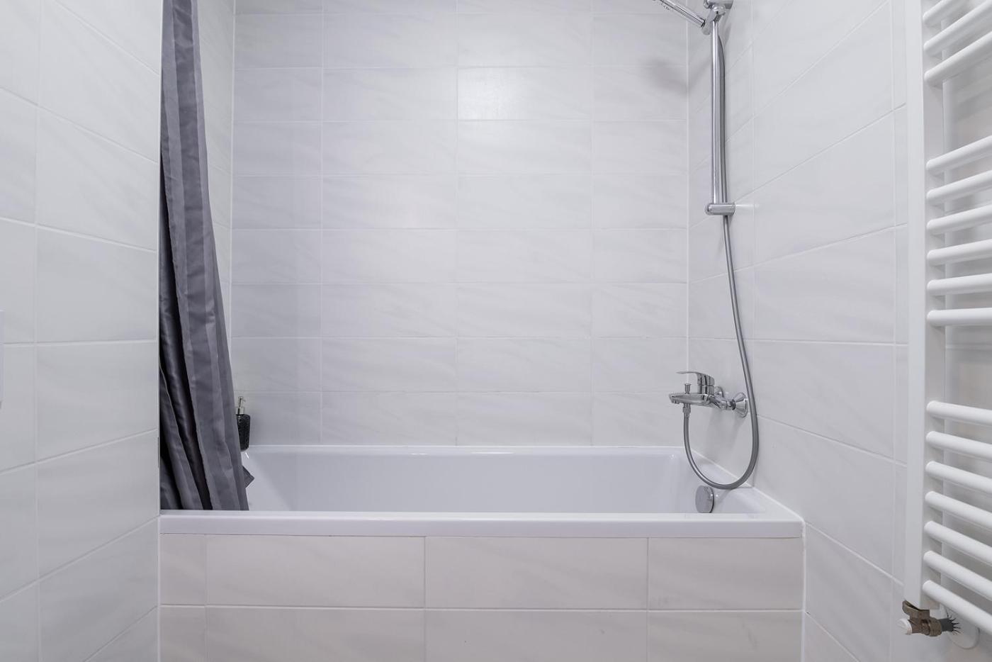 With Free Parking Near Coresi Mall By Mm Host Apartment Brașov