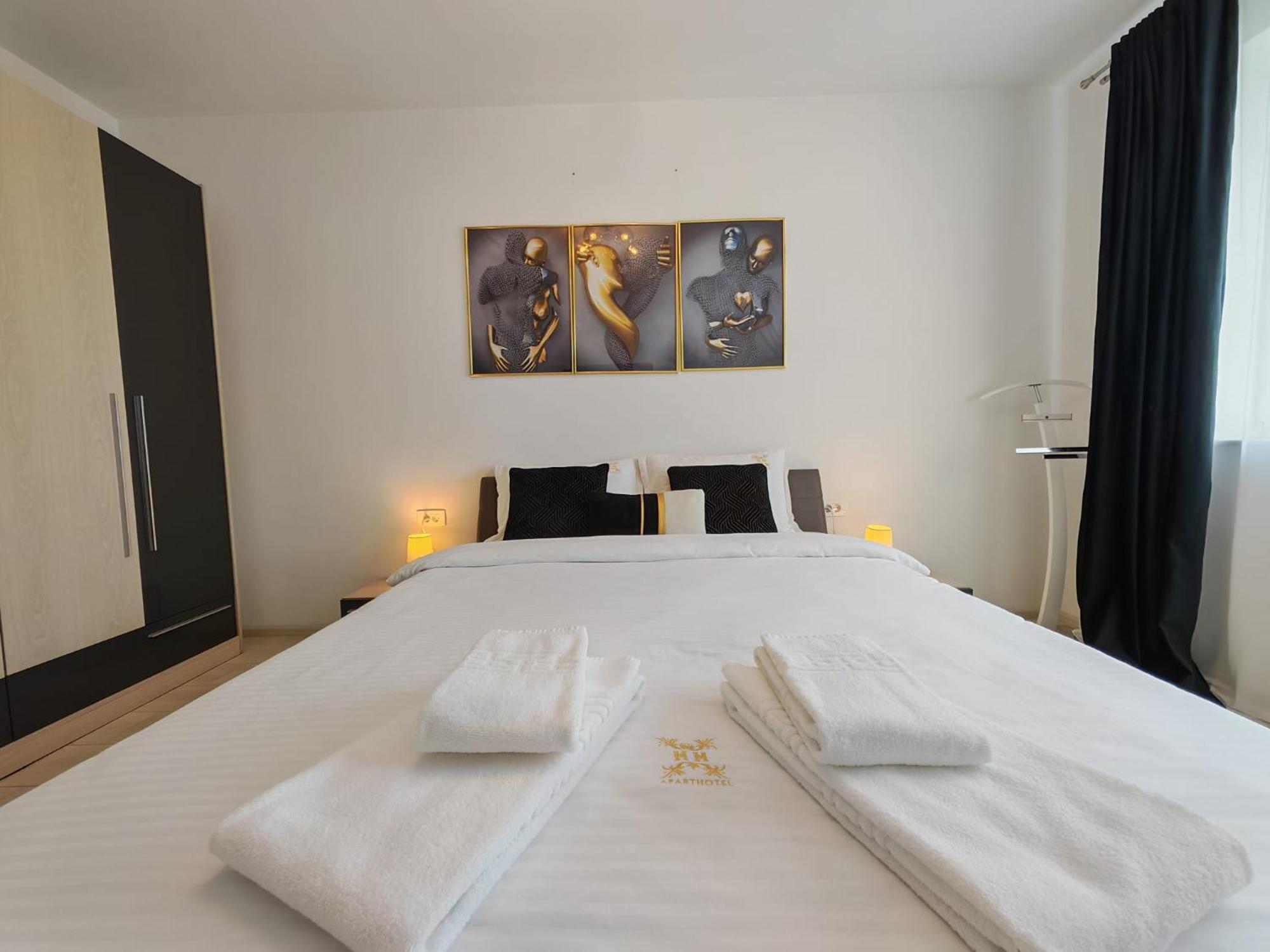 With Free Parking Near Coresi Mall By Mm Host Apartment Brașov